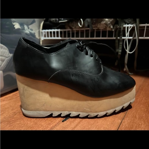 Mimosa Black and Tan Platform - Picture 3 of 5